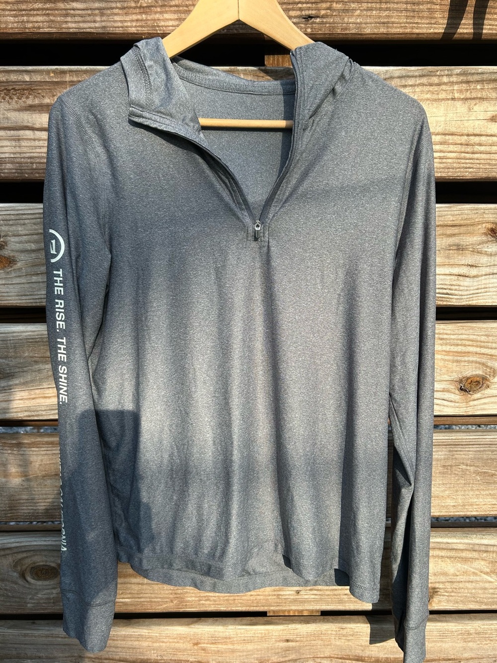 Vuori The Rise and the Shine Hooded Quarter Zip - S